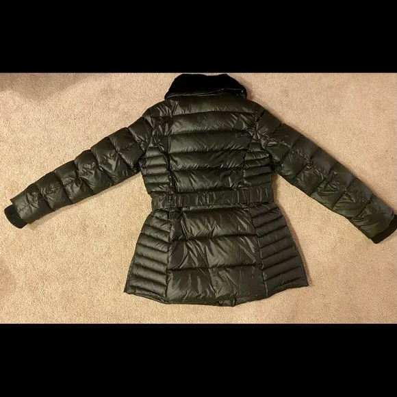 Black puffer winter get jacket, size Large. - Picture 3 of 5